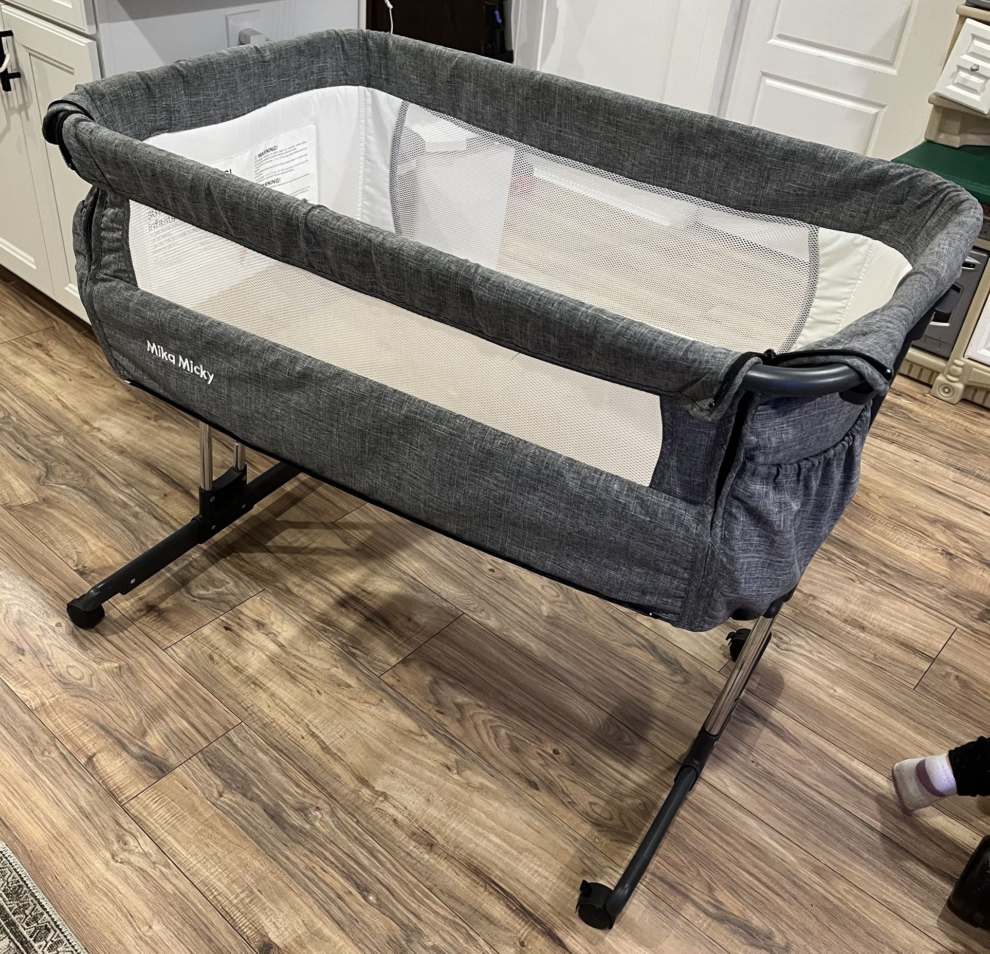 Mika Micky Bassinet Gray