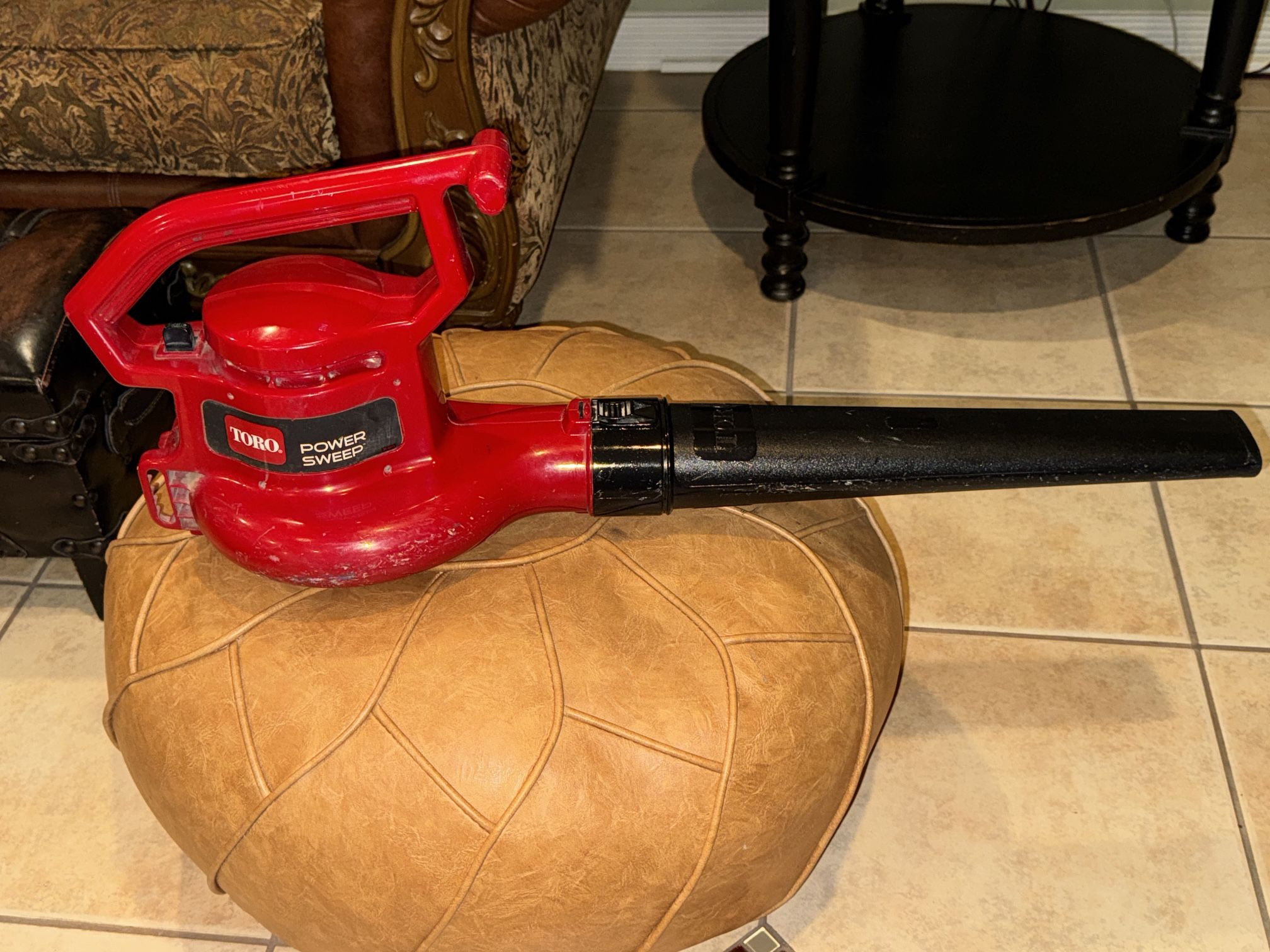 Electric Handheld Leaf Blower /Sopladora para Jardín 