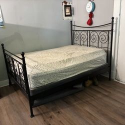 Full size bed
