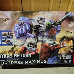 Transformers: Titans Return- Fortress Maximus Condition: New