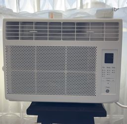 GE - 150 Sq. Ft 5000 BTU Window Air Conditioner - White