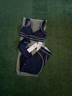 Women’s navy alo set