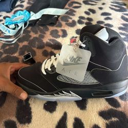 Jordan 5 "Black Metallic Reimagined"
