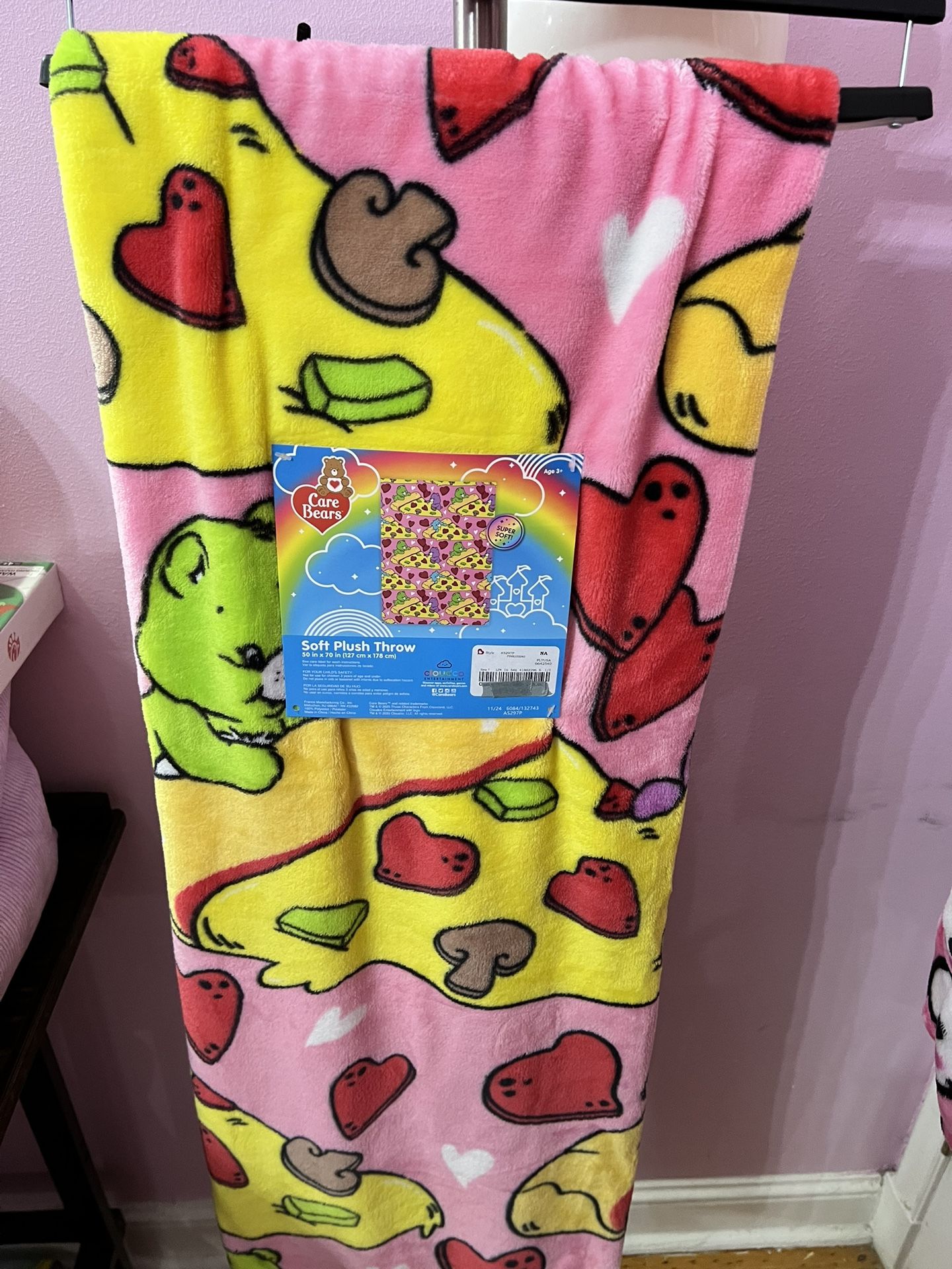 Carebear Pizza Throw Blanket