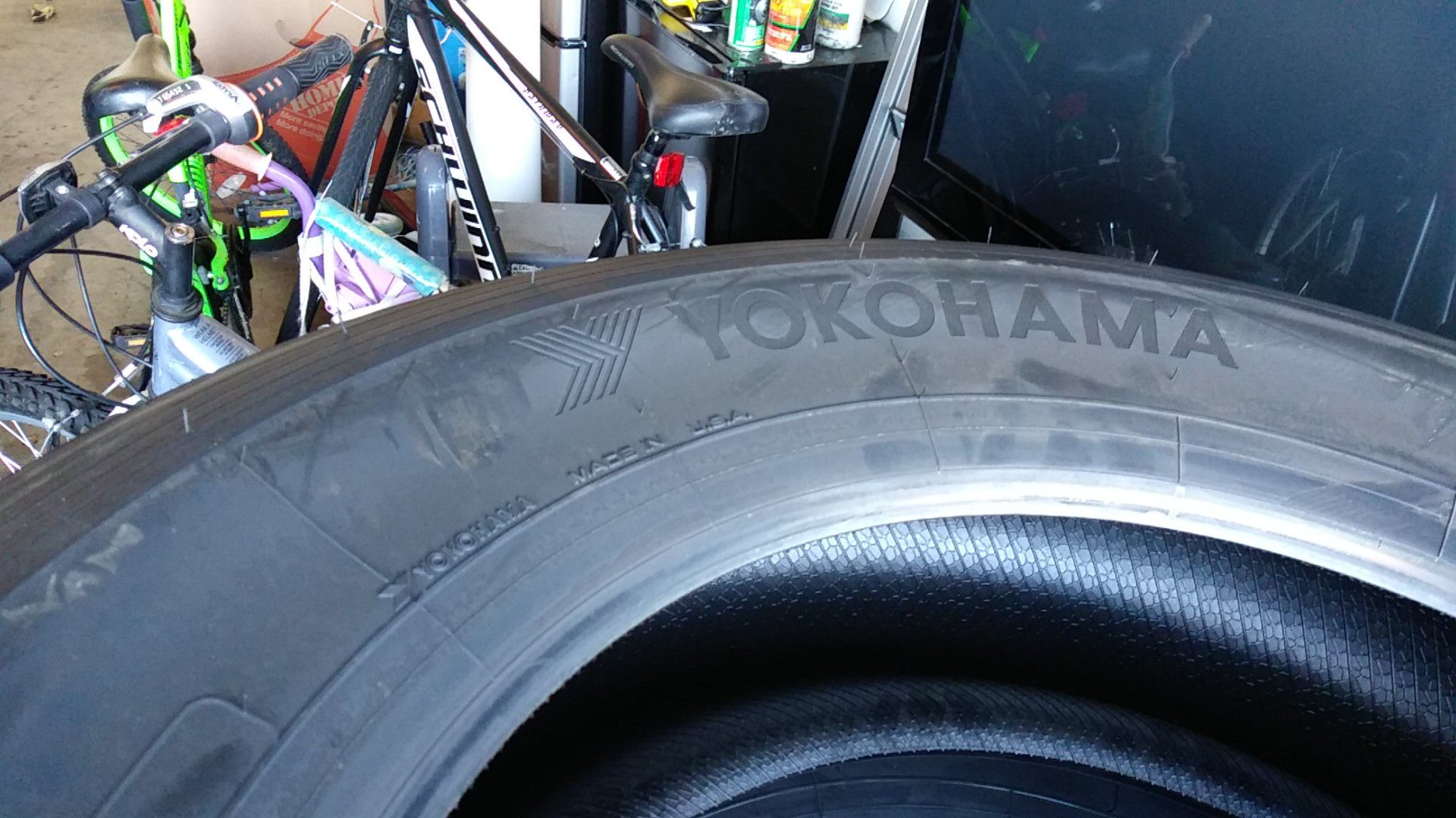 Tire 295/75/22.5 yokohama..trailer tire