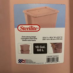18 Gallon Tote/ Pink Box/ Moving Boxes