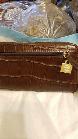 Fossil wallet with rfid