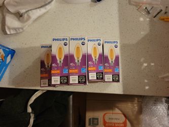 12 New Philips Led Bulbs Soft Light 40w Equivalent