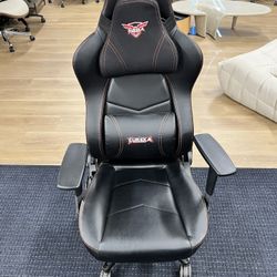 Gaming Chair. Reclines. Adjustable Arms. 