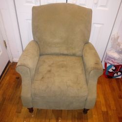 Medium Recliner
