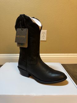 New Shyanne Women’s Boots Size 8.5 Slip resistant