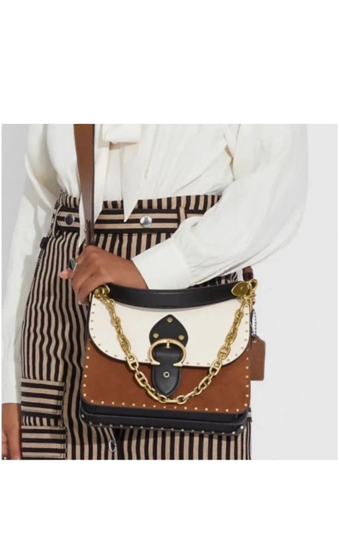 COACH beat shoulder bag in color-block with rivets - brass/vintage khaki multi