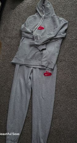 Men grey nike outfit