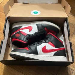 Air Jordan 1 Mid