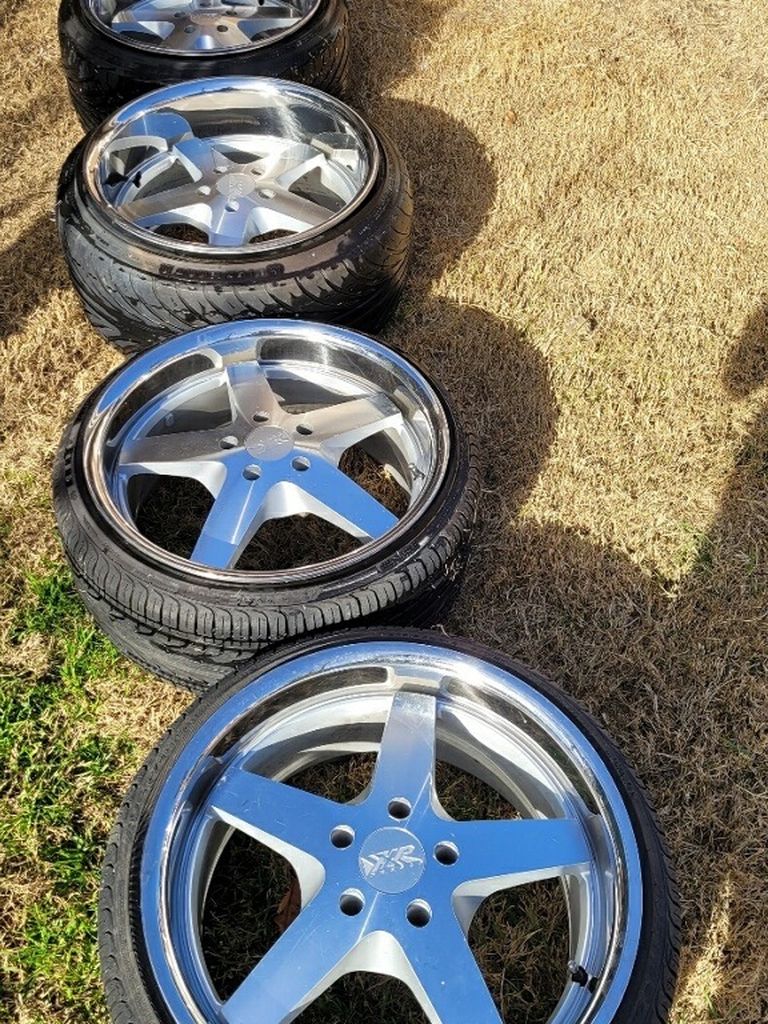 Staggered 5x114.3 XXR Wheels