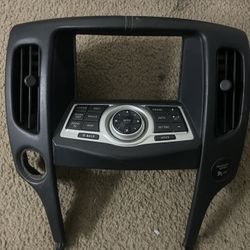 2014 Nissan 370z Center Dash