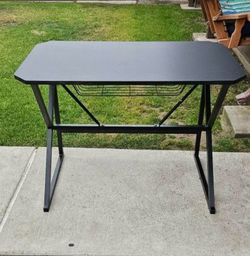 Black Desk
