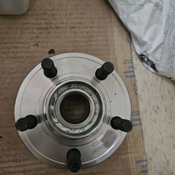 Chrysler Front Hub