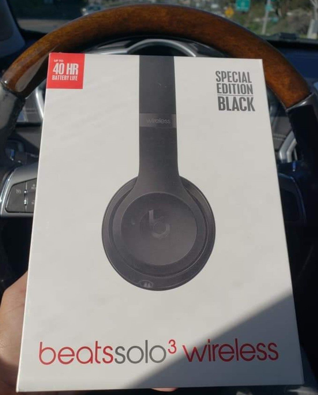 Beats solo 3 wireless bluetooth headphones by dr dre