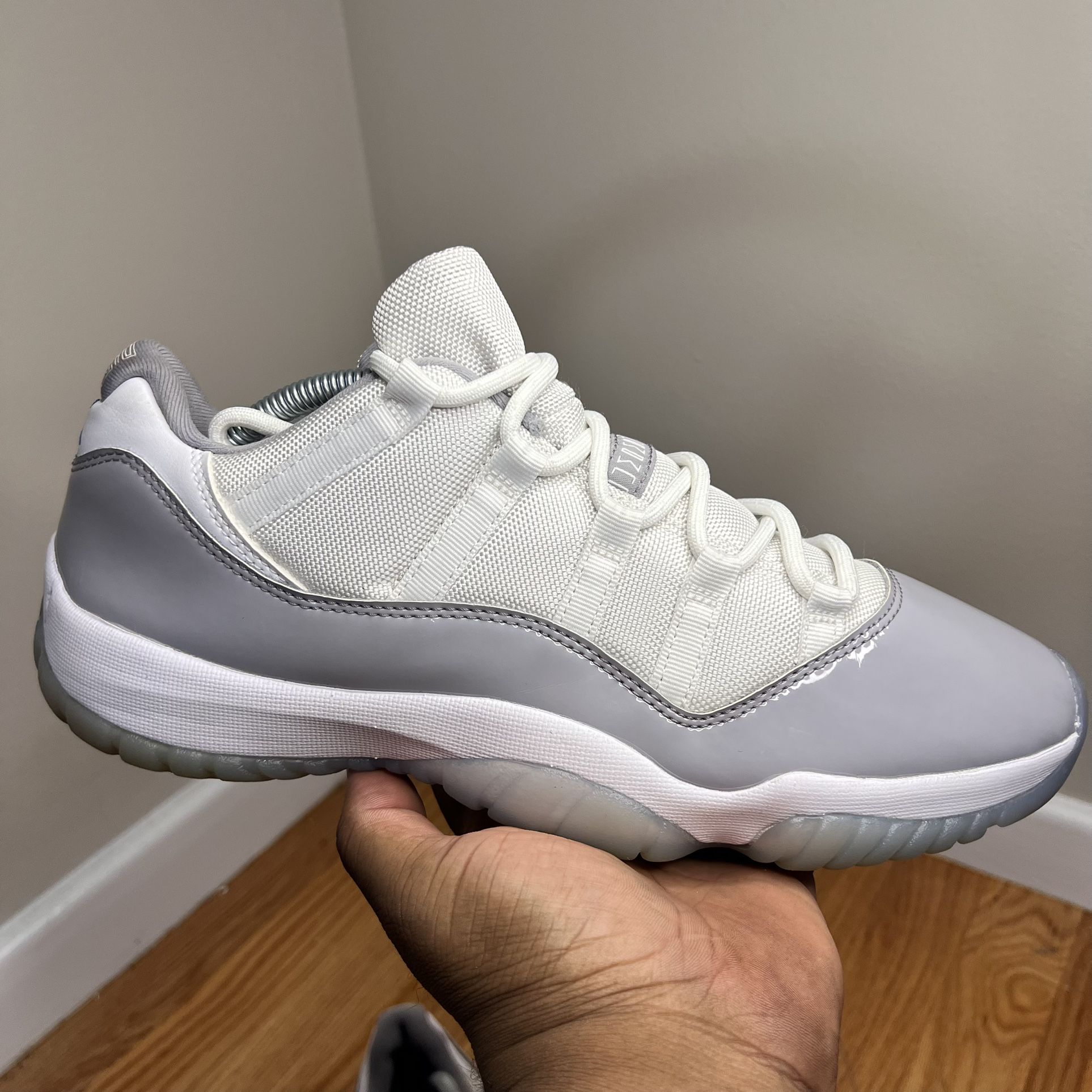 Air Jordan 11 Retro Low Cement Gray AV2187 140 Size 10M