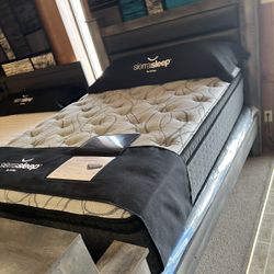 Rustic Stylish Bedroom Set