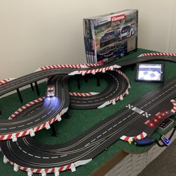 Slot Car Track, Carrera 30027 Peak Performance, 2 Cars At 1/32 Size, track length 27 ft