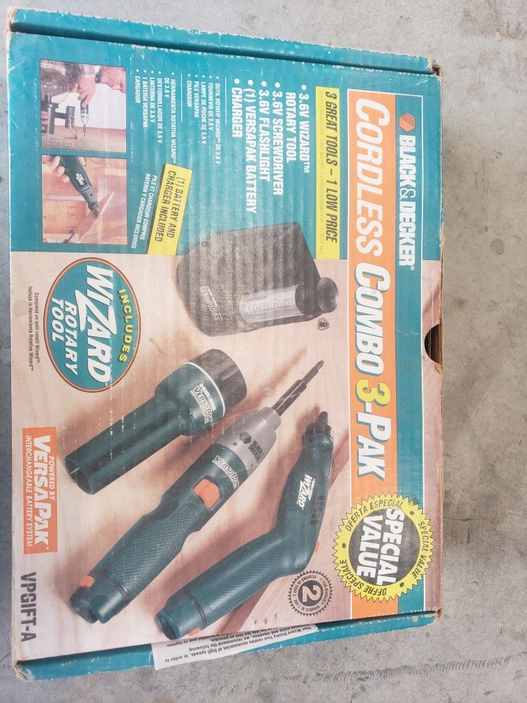 BLACK & DECKER MT1203 CORDLESS 12V MULTI TOOL COMBO KIT - EXCELLENT  CONDITION for Sale in Orlando, FL - OfferUp