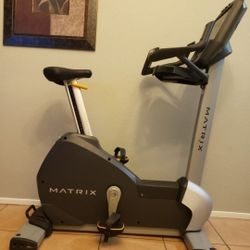 Matrix U5X Upright Bike 