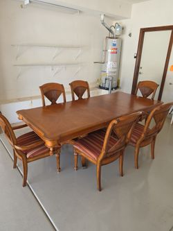 Dinning set 6 chairs 2 leafs