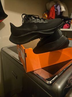 Nike running shoes size 9 new