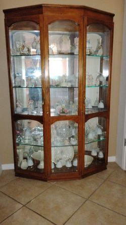 Beautiful Wood & Glass Curio Display Cabinet