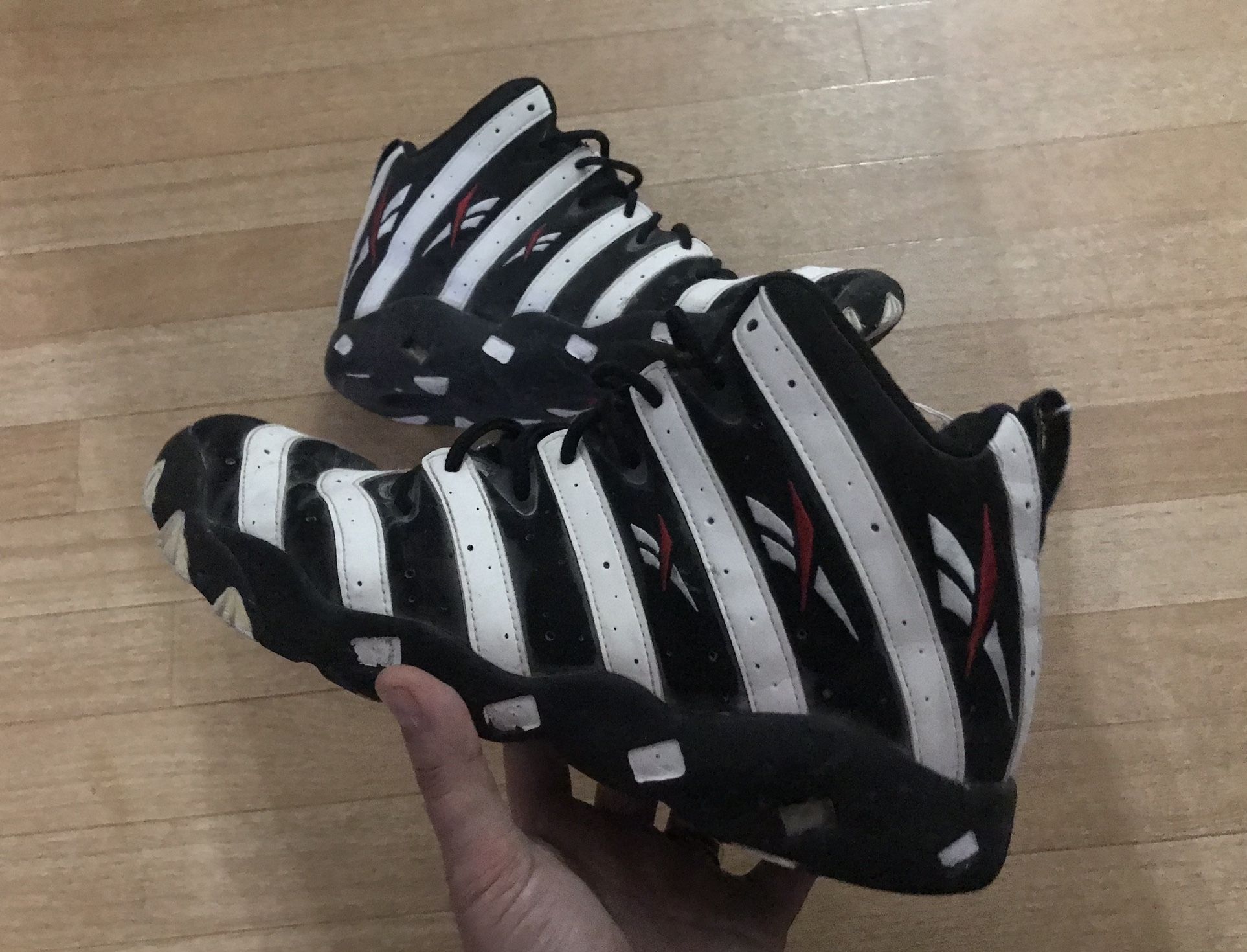 90’s vintage Frank “Big Hurt” Thomas Shoes (10.5)