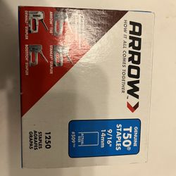 Arrow Pneumatic Stapler W/ 4 Boxes Of Staples
