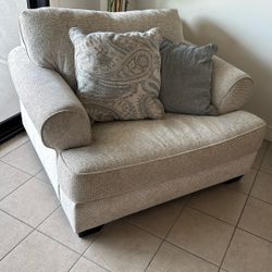 •	Stylish & Cozy Couch Set – Perfect for Any Home