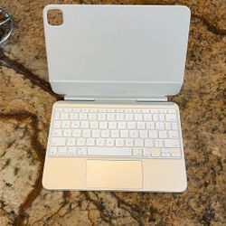 Apple Magic Keyboard For 11” iPad Pro