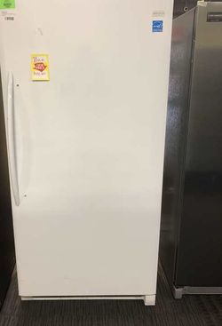 Frigidaire Up-Right-Freezer (Model:LFFH20F3QW) 2I