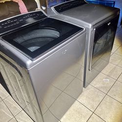 Whirlpool Cabrio Washer & Gas Dryer set