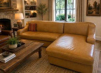 LARGE LEATHER SECTIONAL WITH LEFT CHAISE
