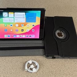 iPad 6 32gb with Case $105 Each