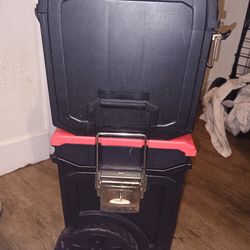 Craftsman 3-piece rollaway workstation