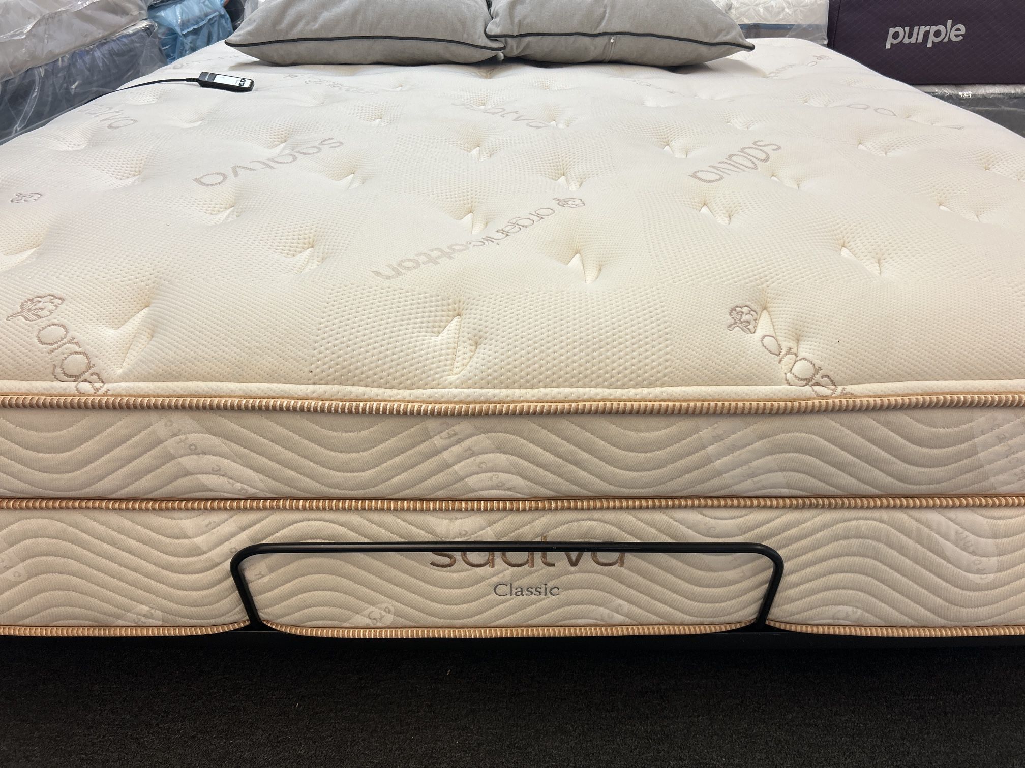 King Mattress (Saatva Classic 14.5 )& Platform Adjustable Base