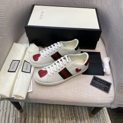 Gucci A Sneakers