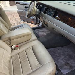 2000 Lincoln towncar