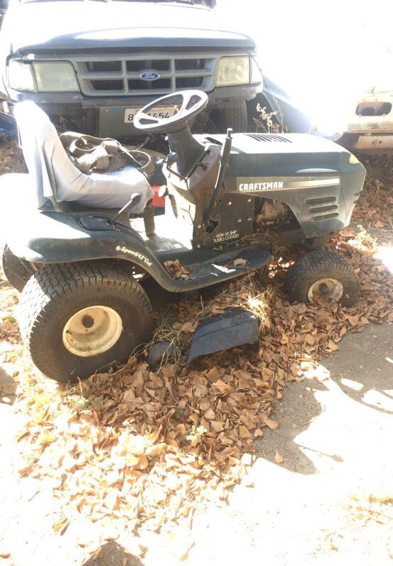 Craftsman riding lawn mower