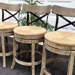 (4) Solid Rubberwood Counter Height Swivel Barstools. Delivery Available 🚚.