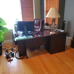 L Shaped Desk And Executive Chair For Sale