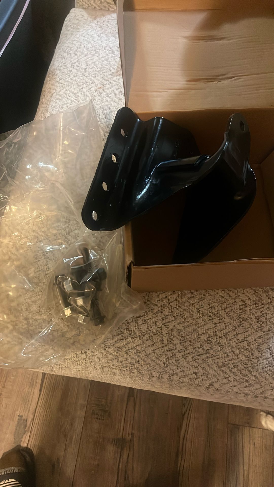 Rear leaf spring bracket kit