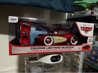 CRUISING LIGHTNING MCQUEEN