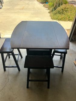 Table with wine rack