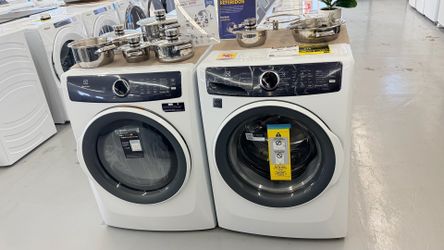 New Electrolux Front Load Washer And Gas Dryer
